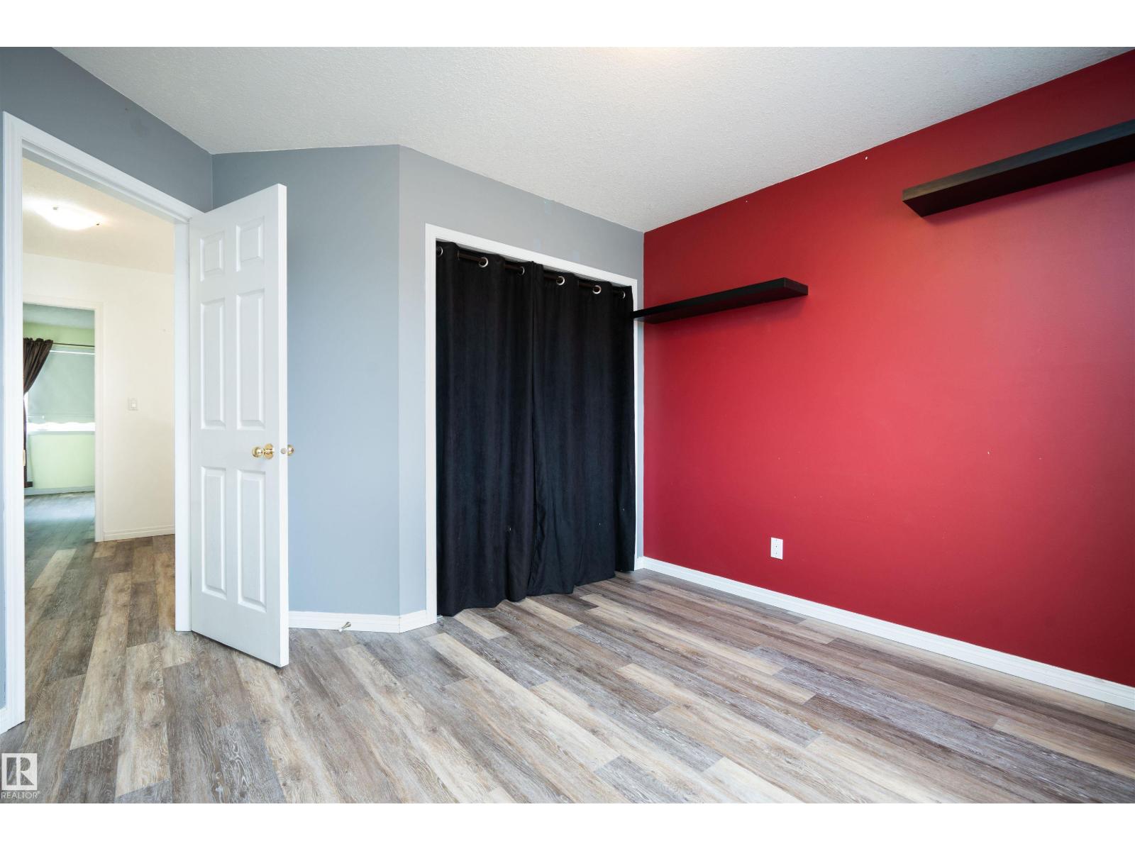 3811 44 Street NW - Photo 34