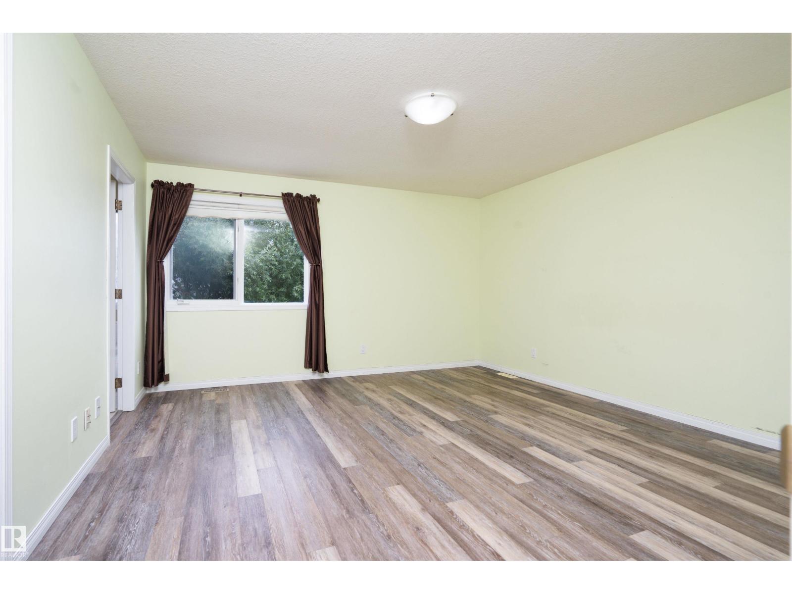 3811 44 ST NW - 26