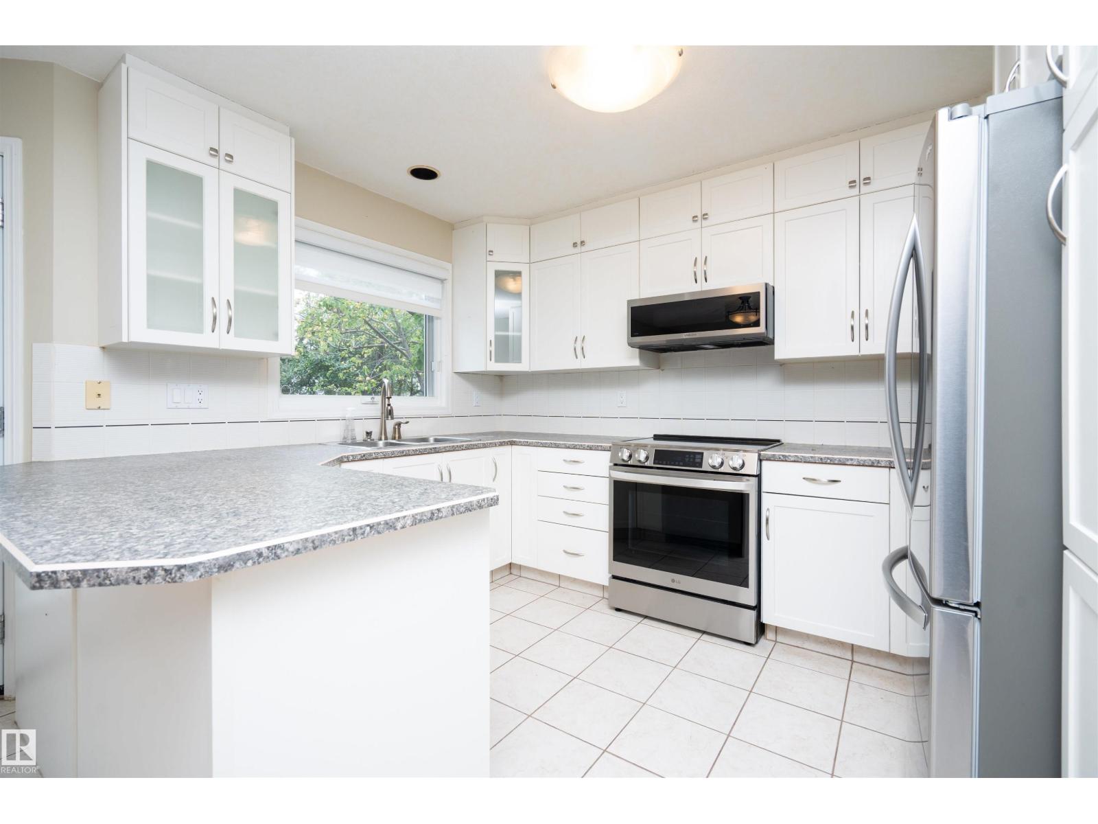 3811 44 Street NW - Photo 12