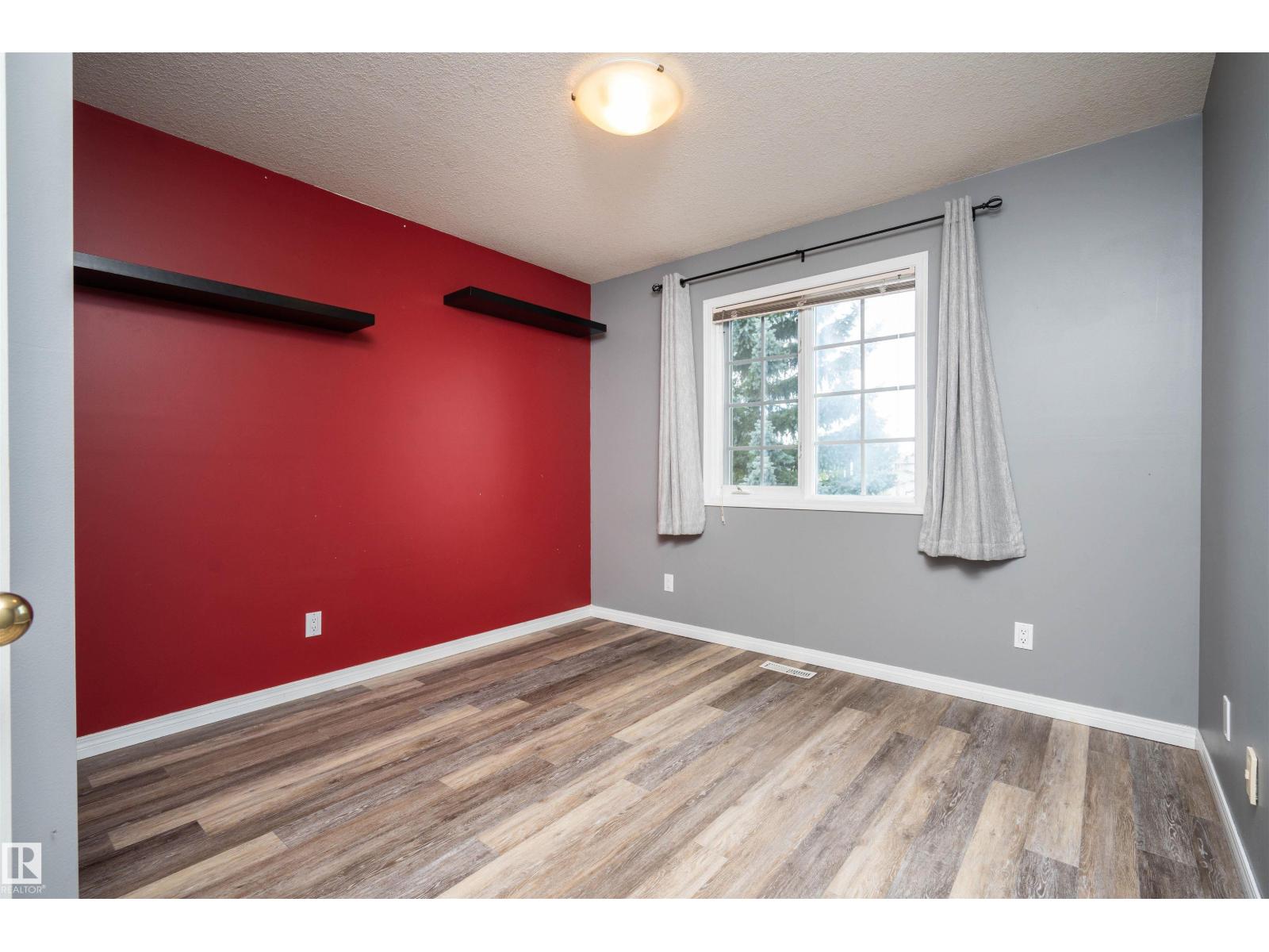 3811 44 Street NW - Photo 33