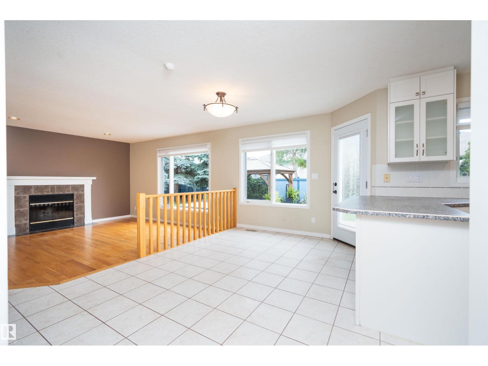 3811 44 ST NW - 11