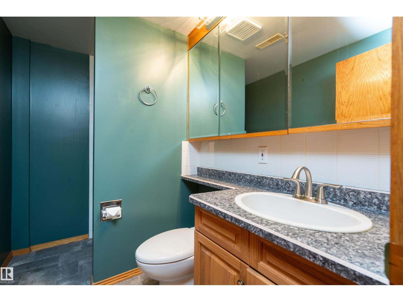 3811 44 Street NW - Photo 40
