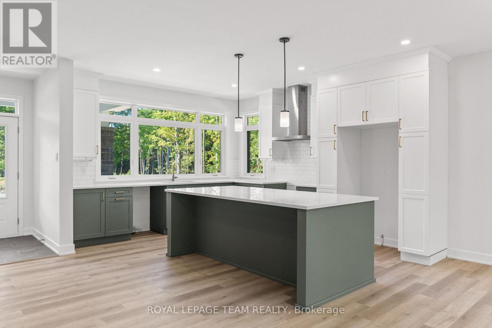 101 ALCOCK DRIVE - 4