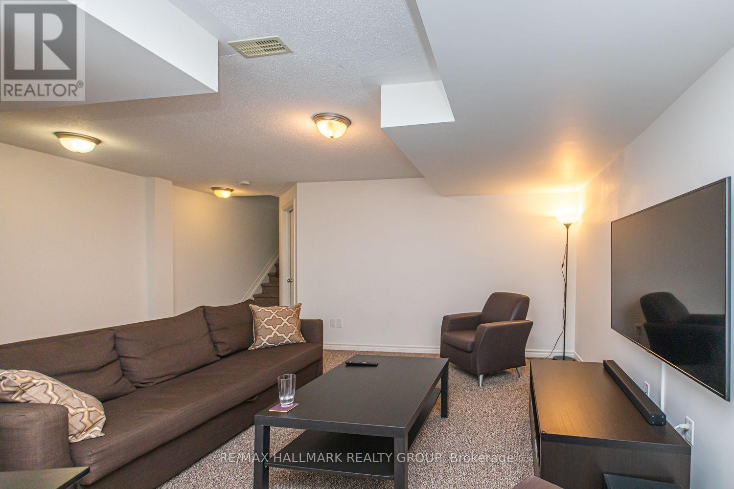 3 Bed, 2 Bath House for Rent in Ottawa – 534 ROCHEFORT CIRCLE, Ottawa – MLS# X13678000 - Image 22
