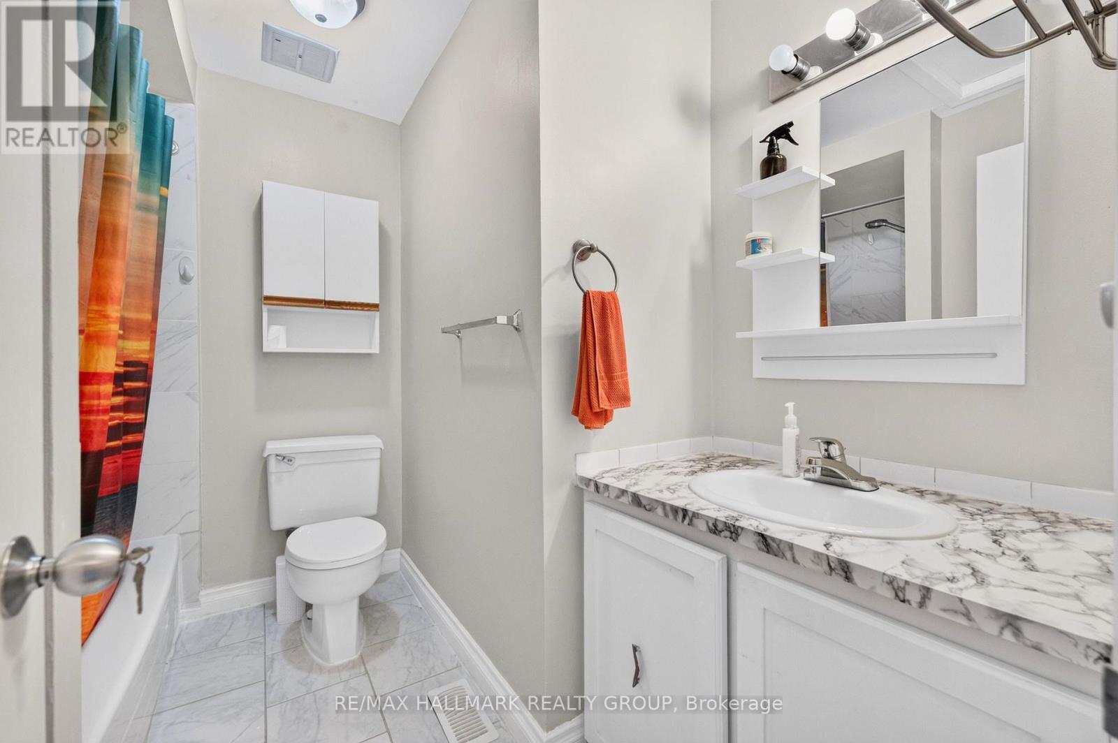3 Bed, 2 Bath House for Sale in Ottawa – 7009 BILBERRY DRIVE, Ottawa – MLS# X13678004 - Image 12