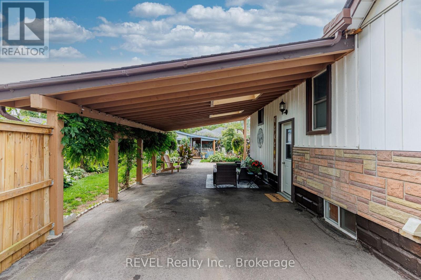 66 SEMLEY AVENUE - 33