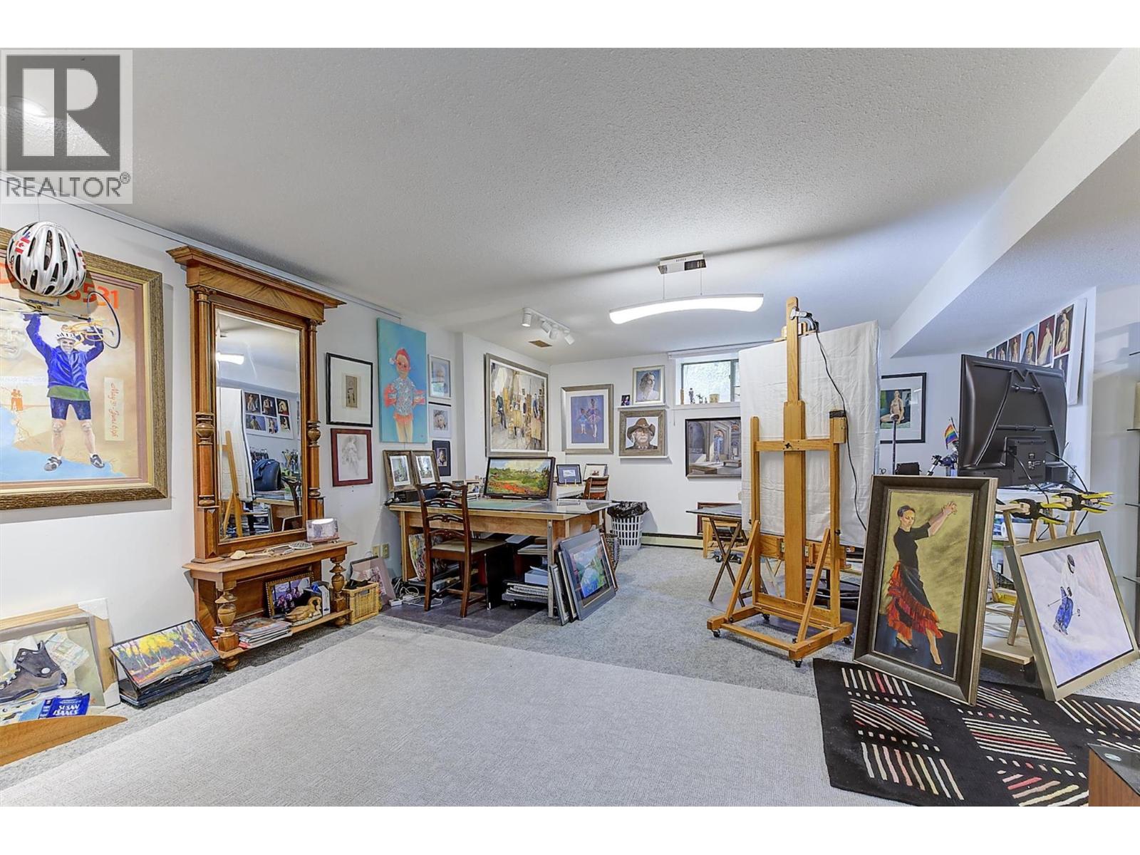 #83 2200 GORDON Drive - 44