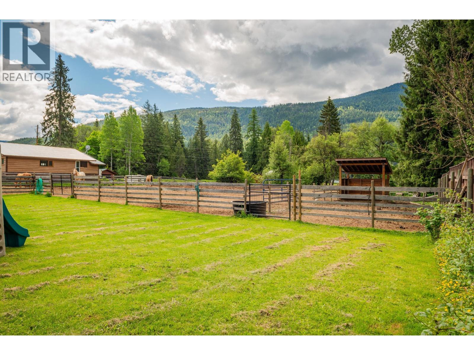 3452 CEMETERY Road, Krestova