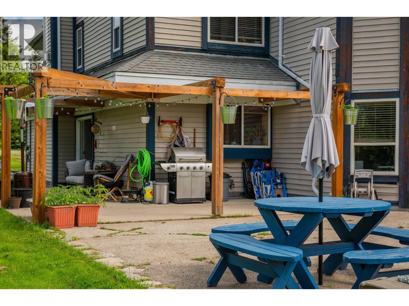 3452 CEMETERY Road, Krestova