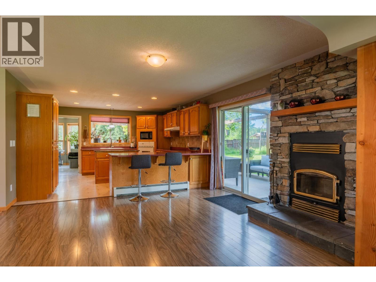 3452 CEMETERY Road, Krestova