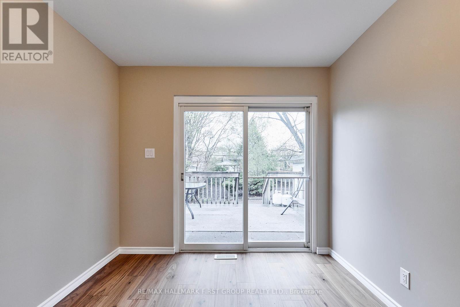 295 BALDWIN STREET - 23