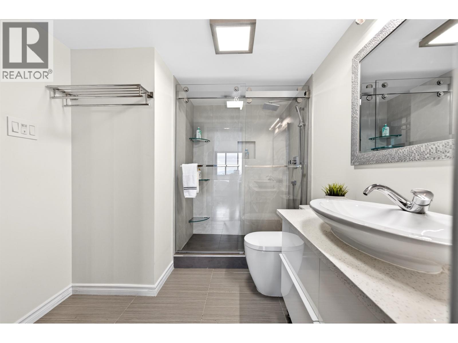 1903 6540 BURLINGTON AVENUE, Burnaby