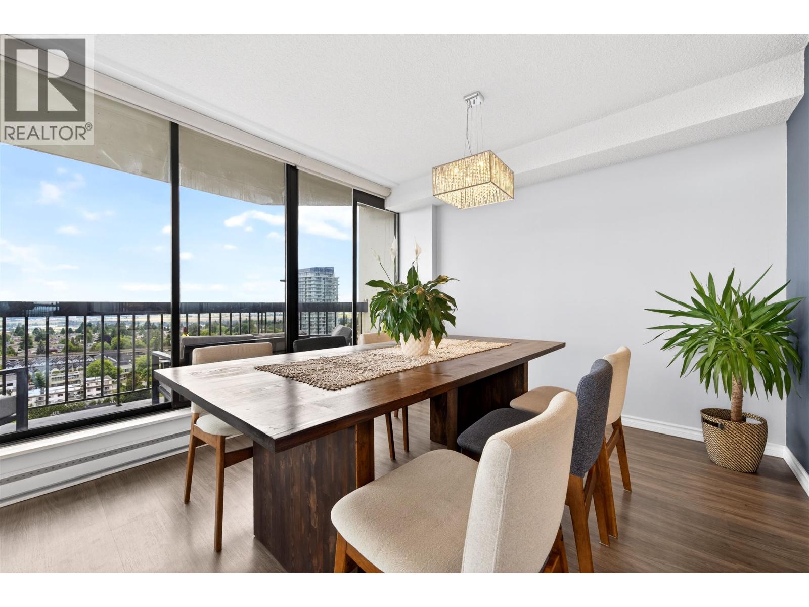 1903 6540 BURLINGTON AVENUE, Burnaby