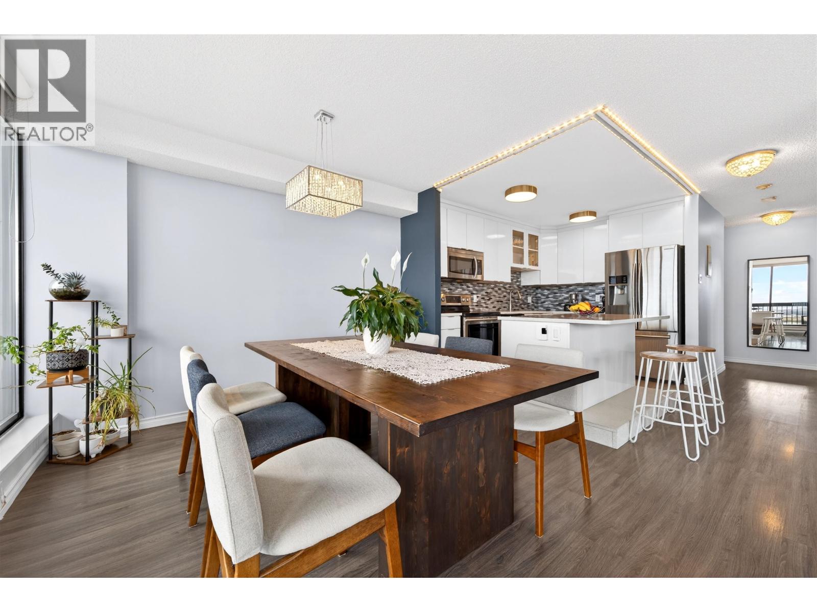1903 6540 BURLINGTON AVENUE, Burnaby