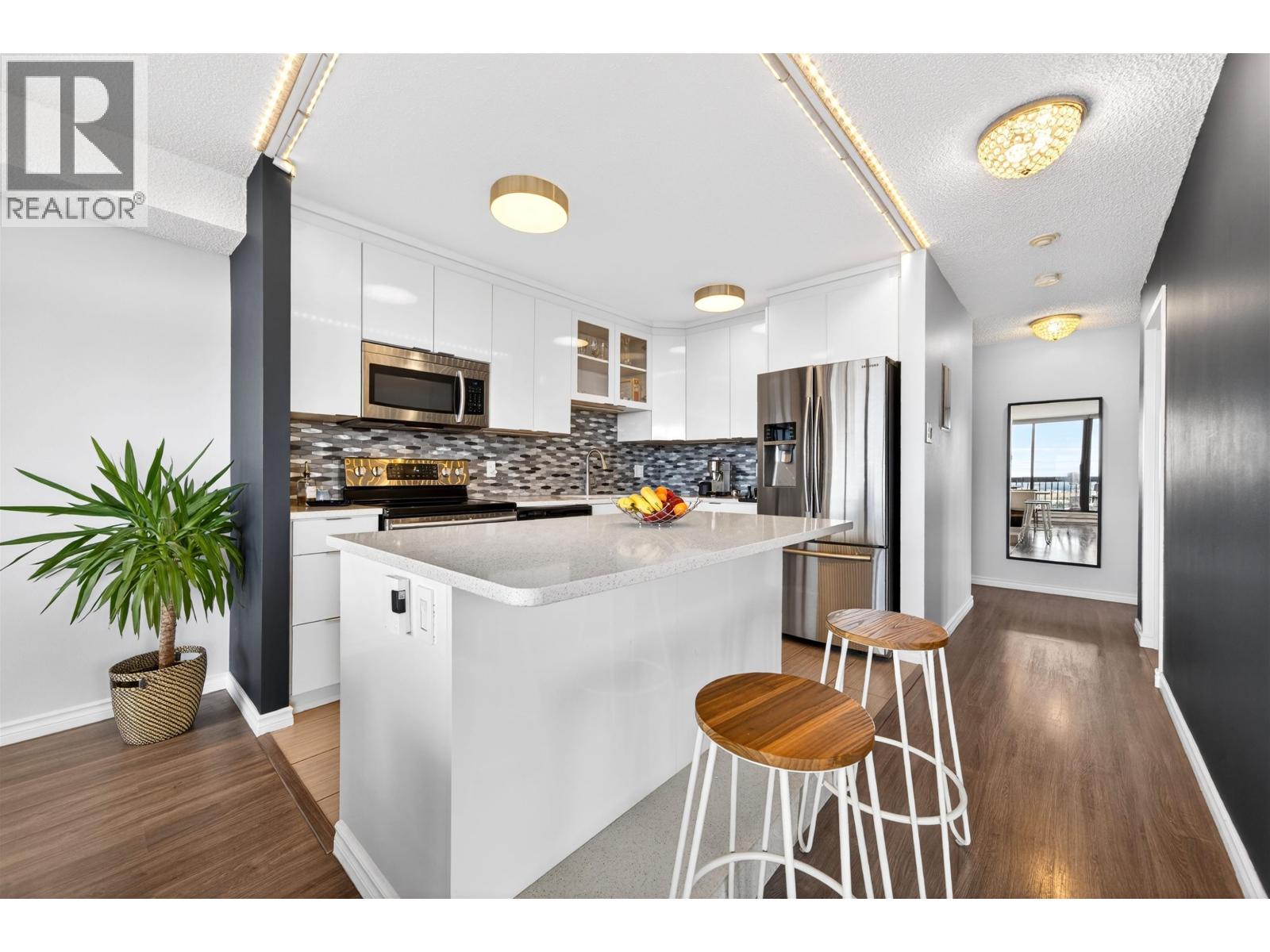 1903 6540 BURLINGTON AVENUE, Burnaby