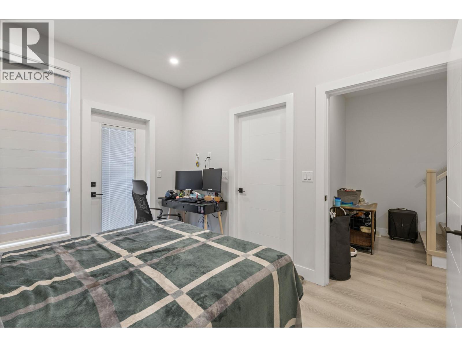 #2 830 Glenwood Avenue - 18