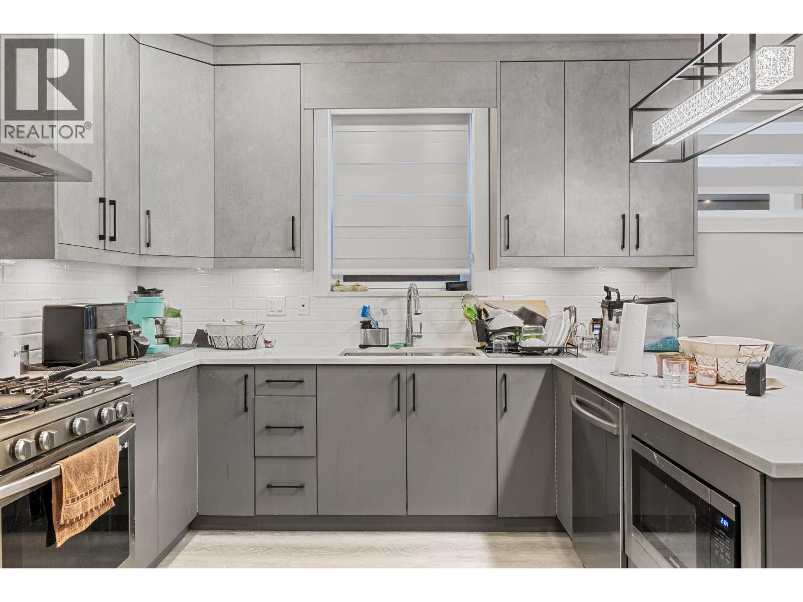 #2 830 Glenwood Avenue - 9