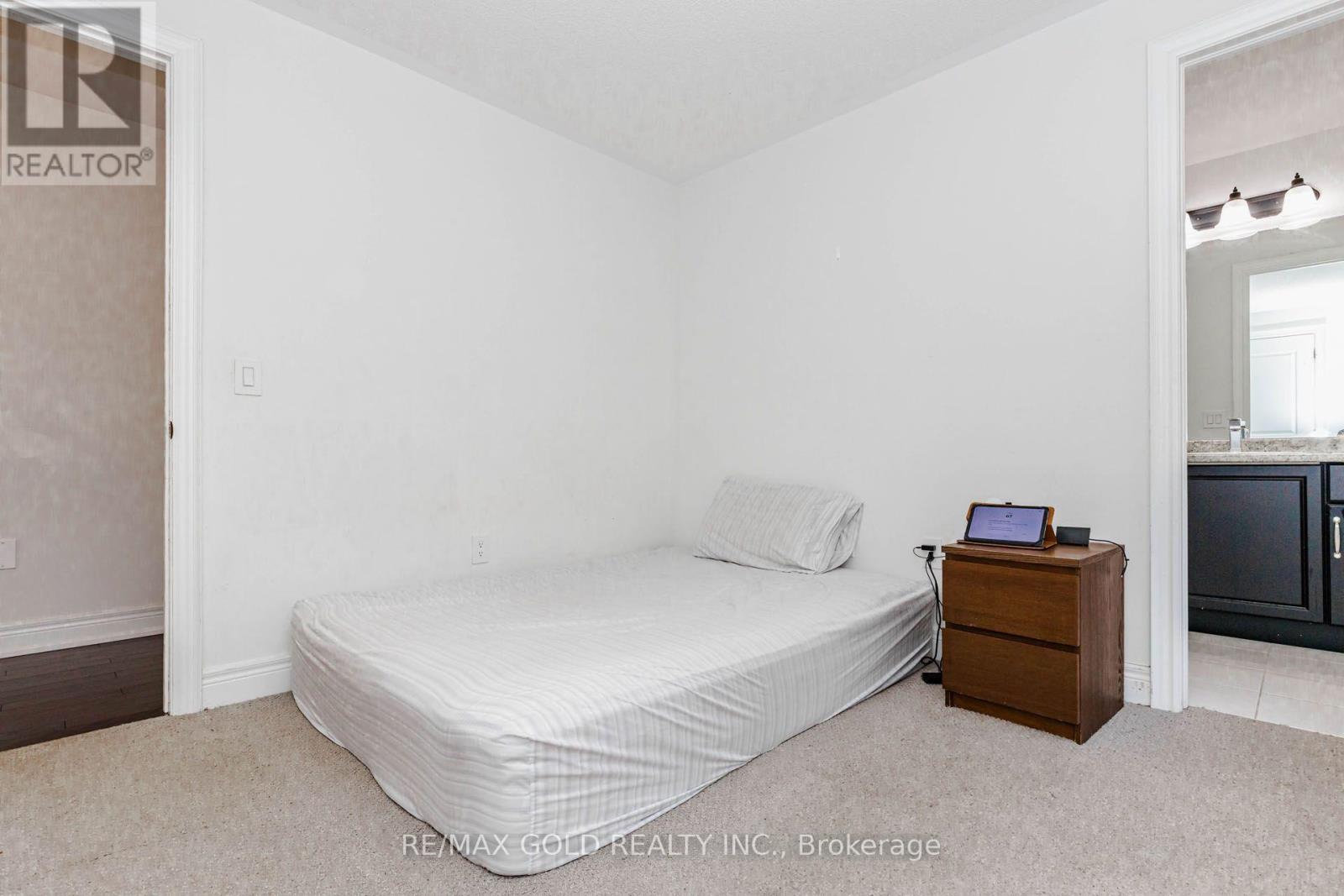 33 TIGER CRESCENT - Image 33