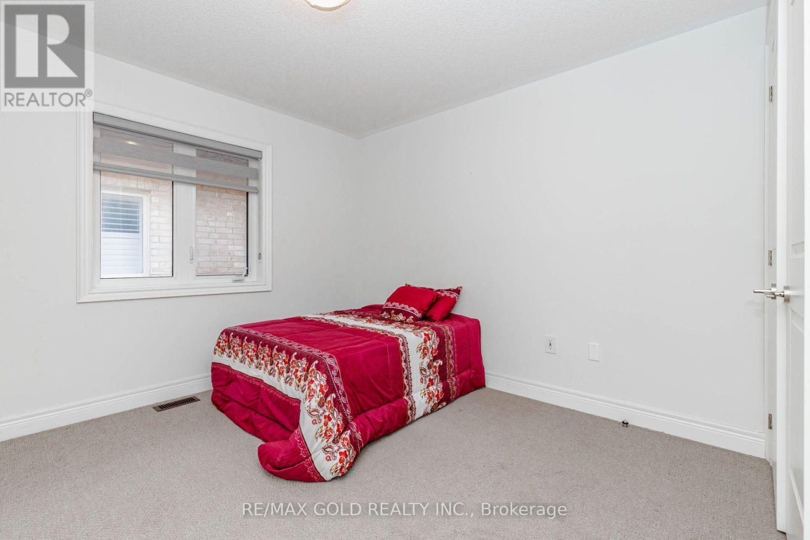 33 TIGER CRESCENT - 36