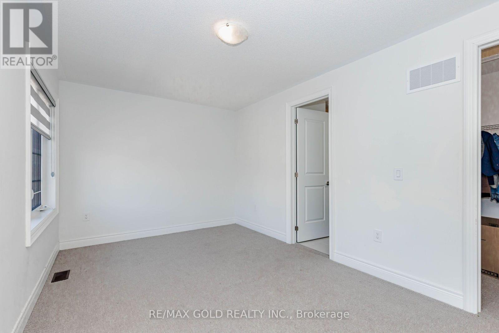 33 TIGER CRESCENT - Image 41