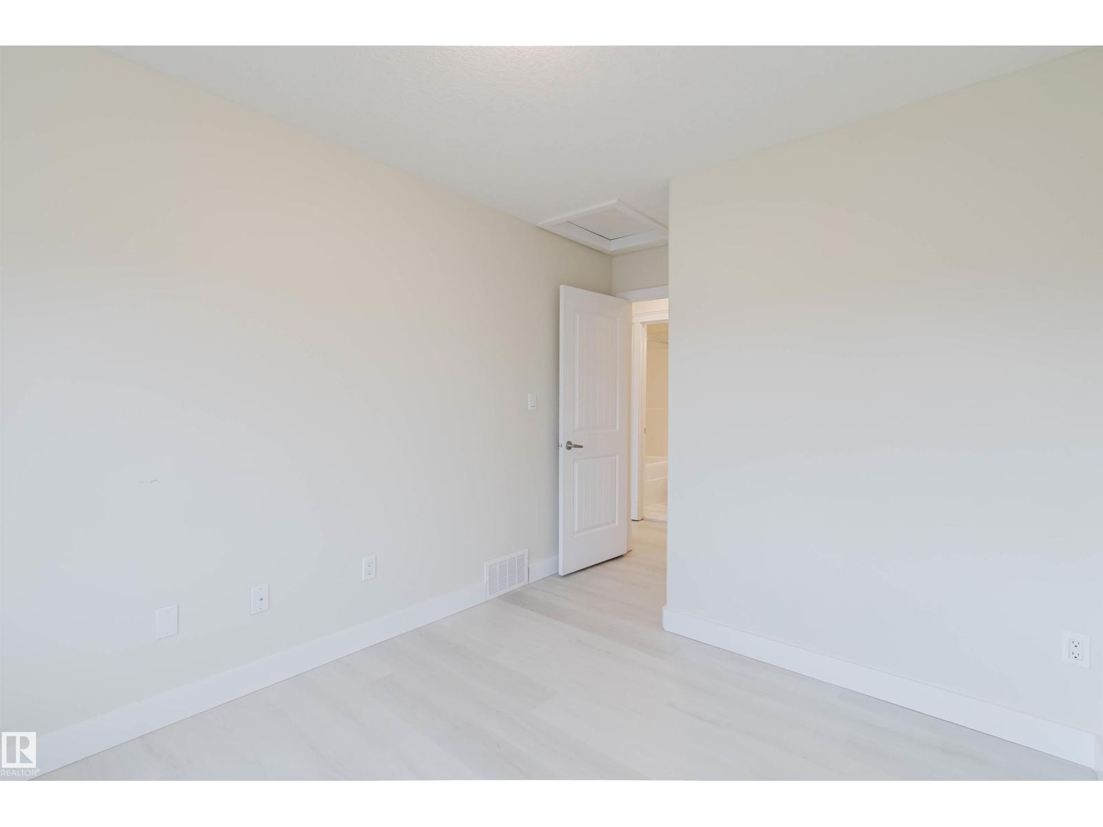 #2 13215 153 AV NW - Image 24
