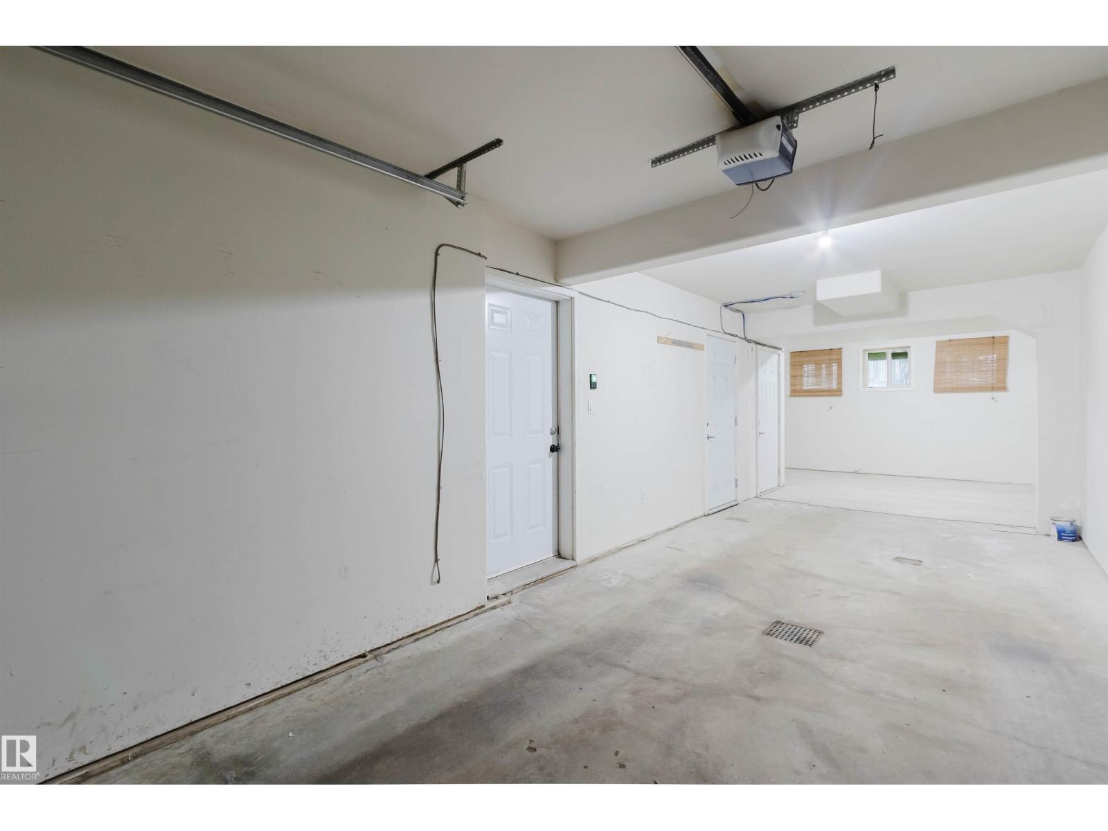 #2 13215 153 AV NW - 34