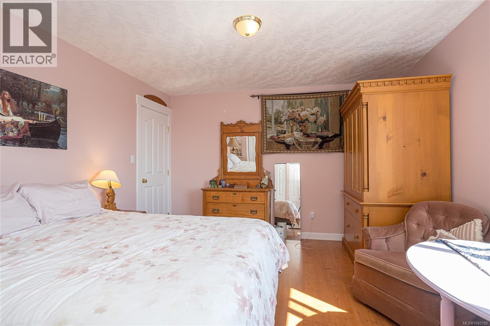 2920 Pine St - Image 25
