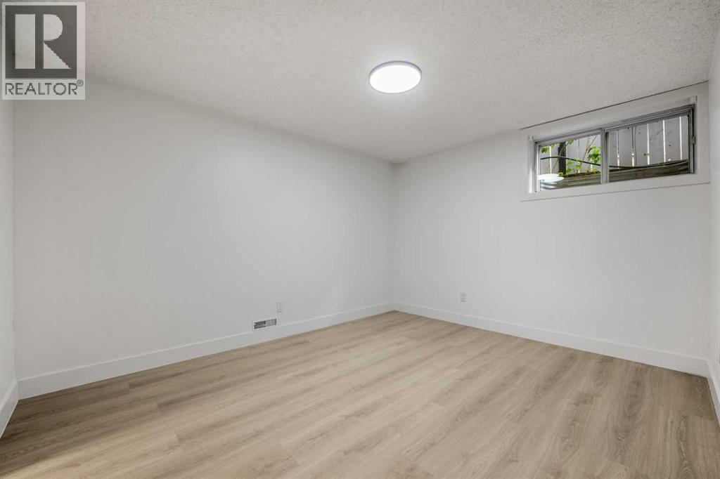 235 Lake Rosen Crescent Southeast - Photo 37