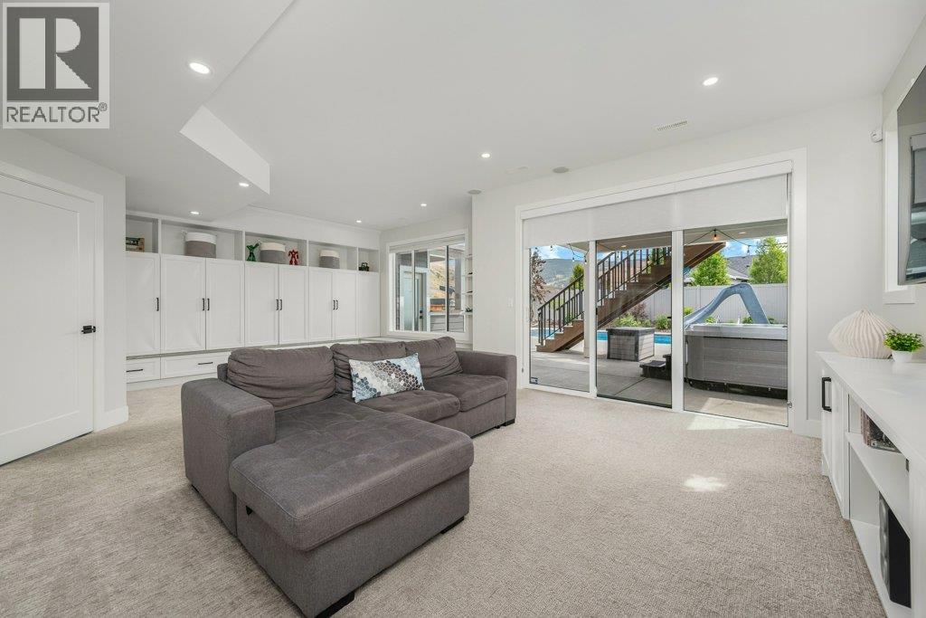 631 Mt Ida Crescent - 39