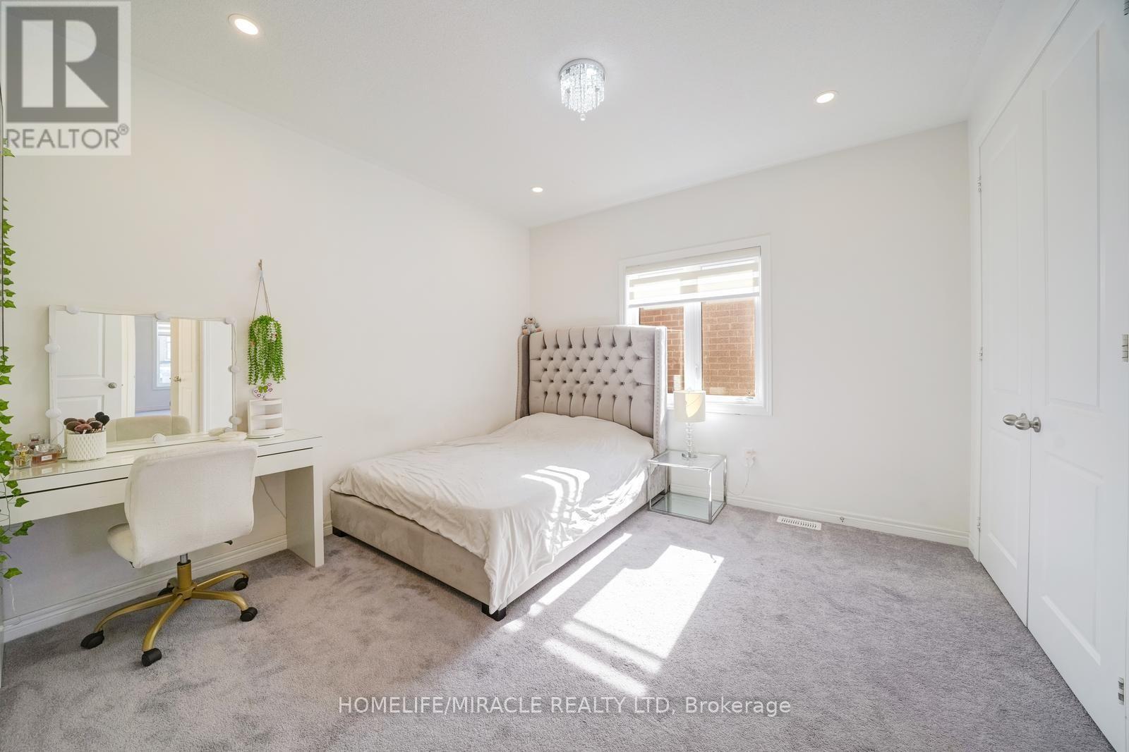 194 BOUNDARY BOULEVARD - 39