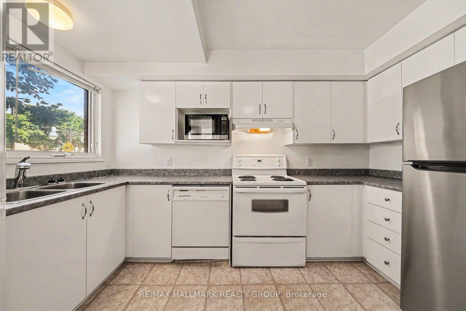 2 Bed, 1 Bath House for Sale in Ottawa – 260 KING EDWARD AVENUE, Ottawa – MLS# X13676152 - Image 11