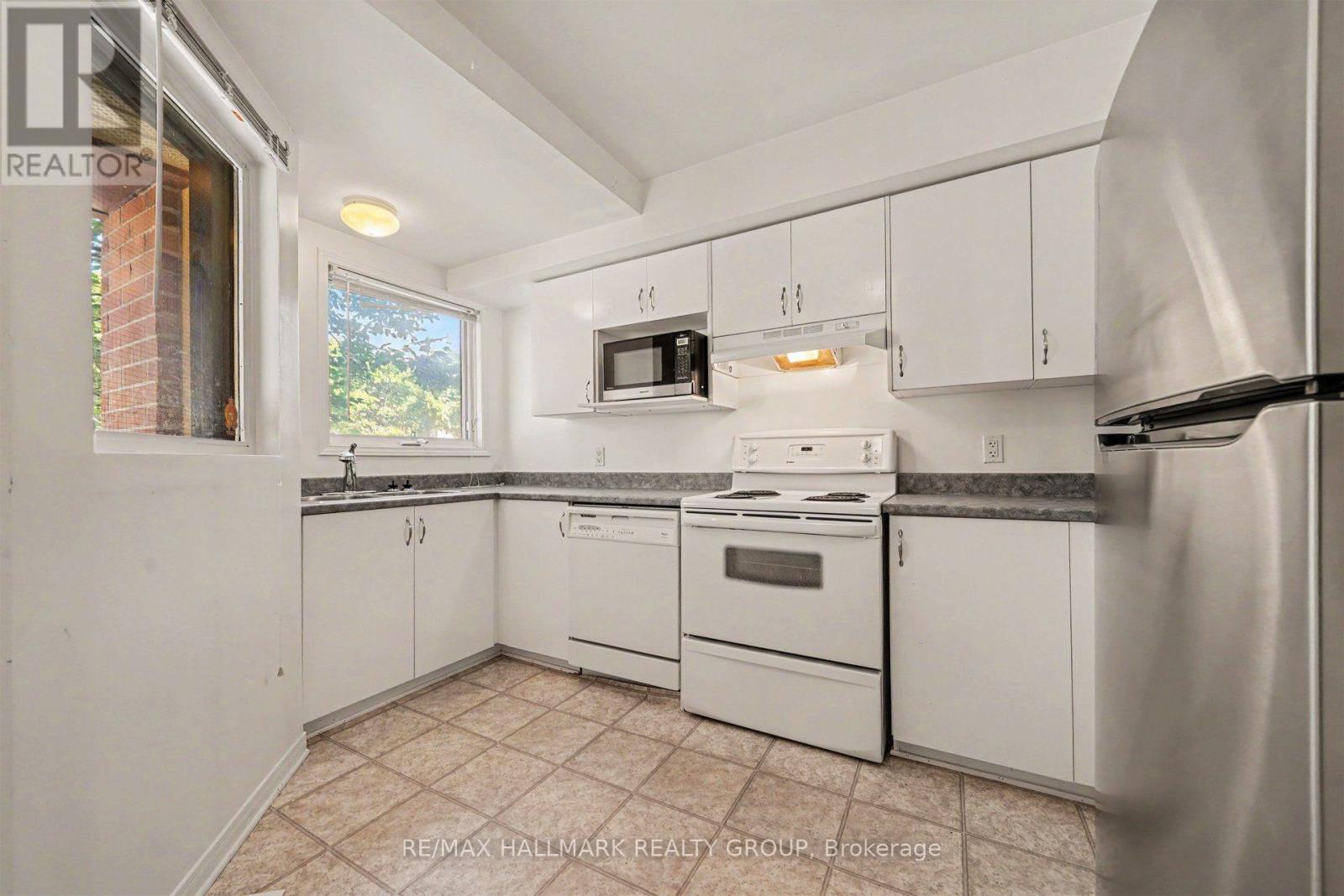 2 Bed, 1 Bath House for Sale in Ottawa – 260 KING EDWARD AVENUE, Ottawa – MLS# X13676152 - Image 9
