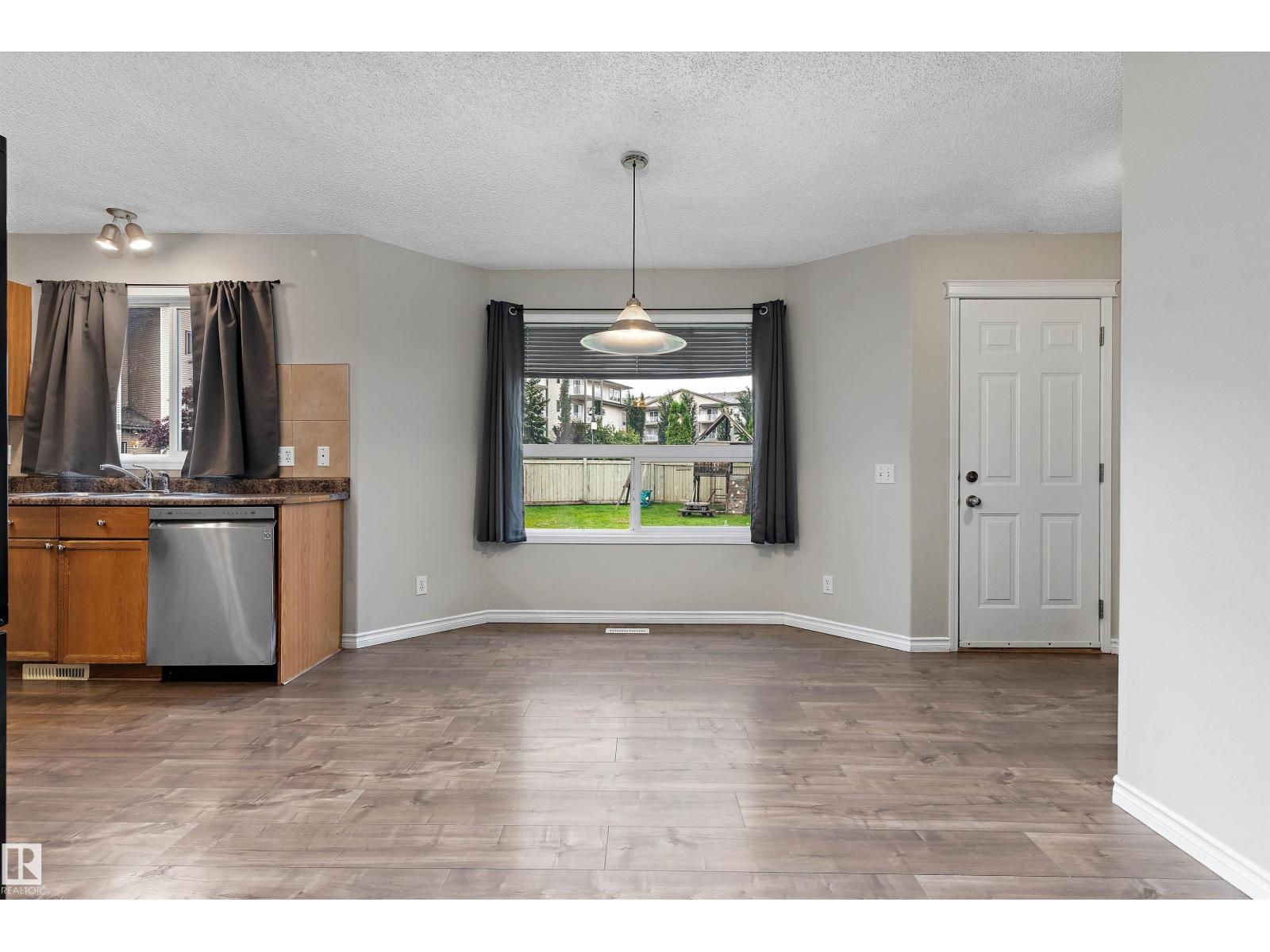 7847 7 Avenue SW - Photo 10