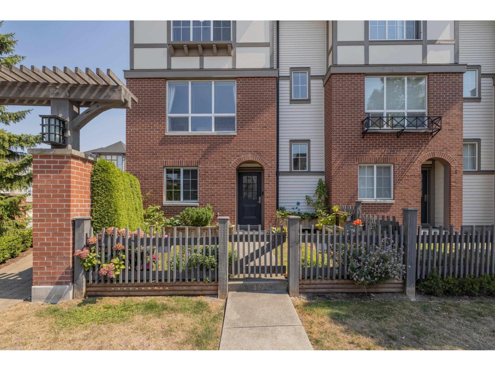 3 Bed, 3 Bath House for Sale in Langley – 1 7848 209 STREET, Langley – MLS# R3155872 - Image 2