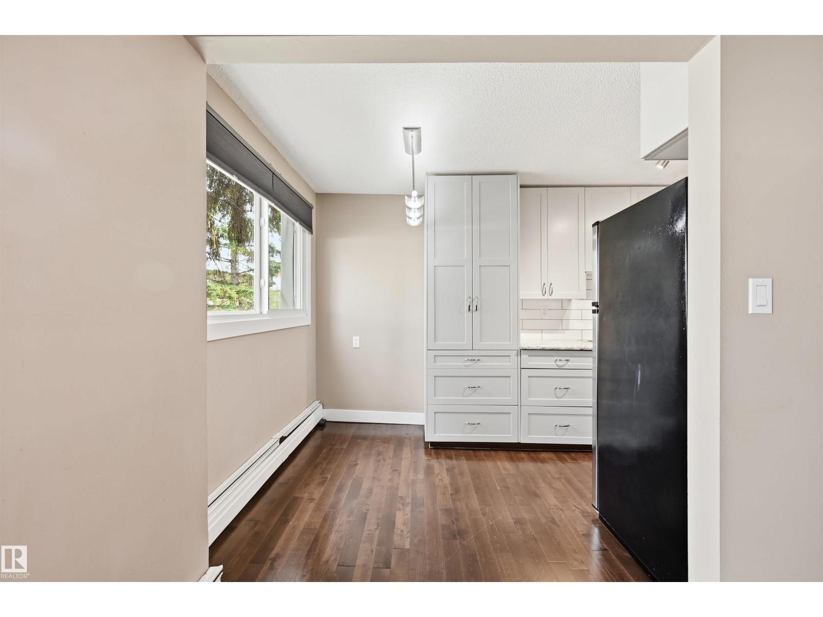 #201 9725 82 AV NW - 7