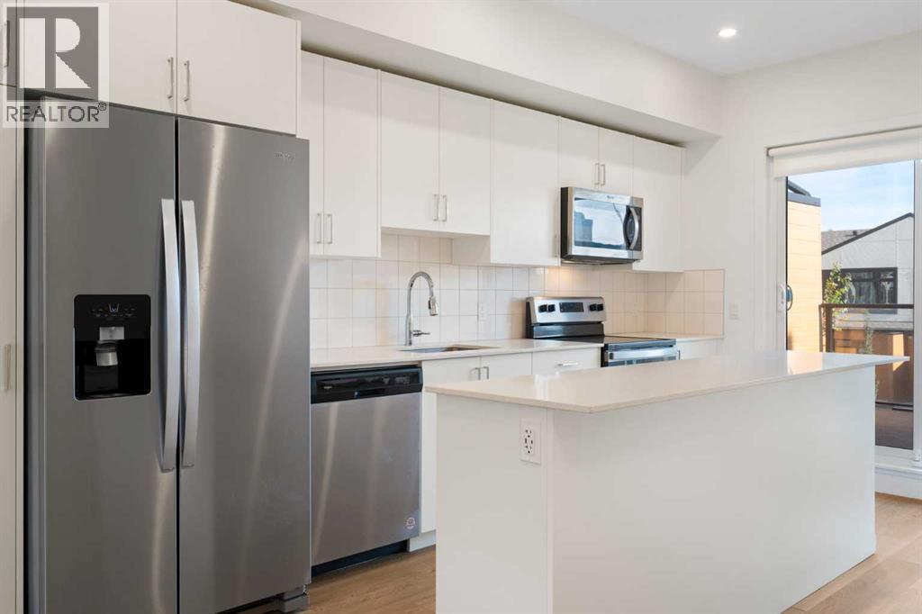 8528 21 Avenue SE - 18