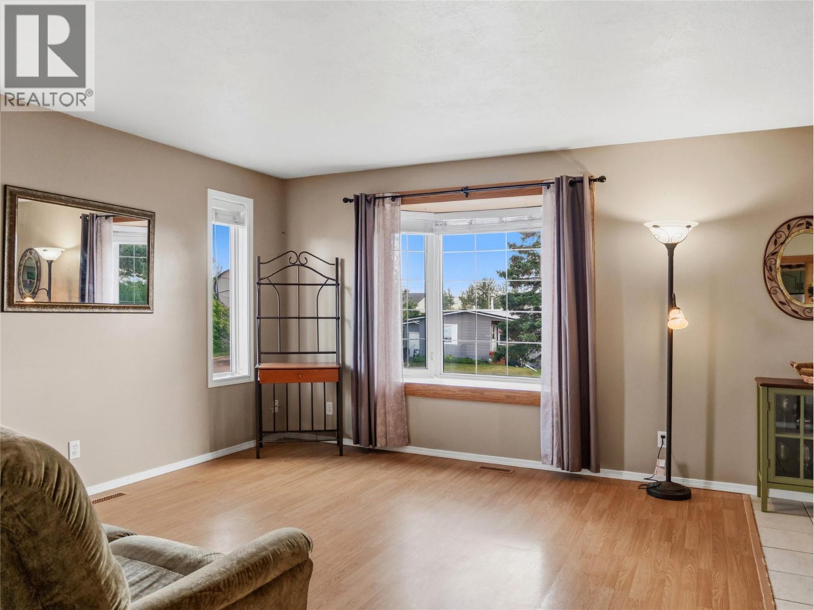 1324 95 Avenue - 2