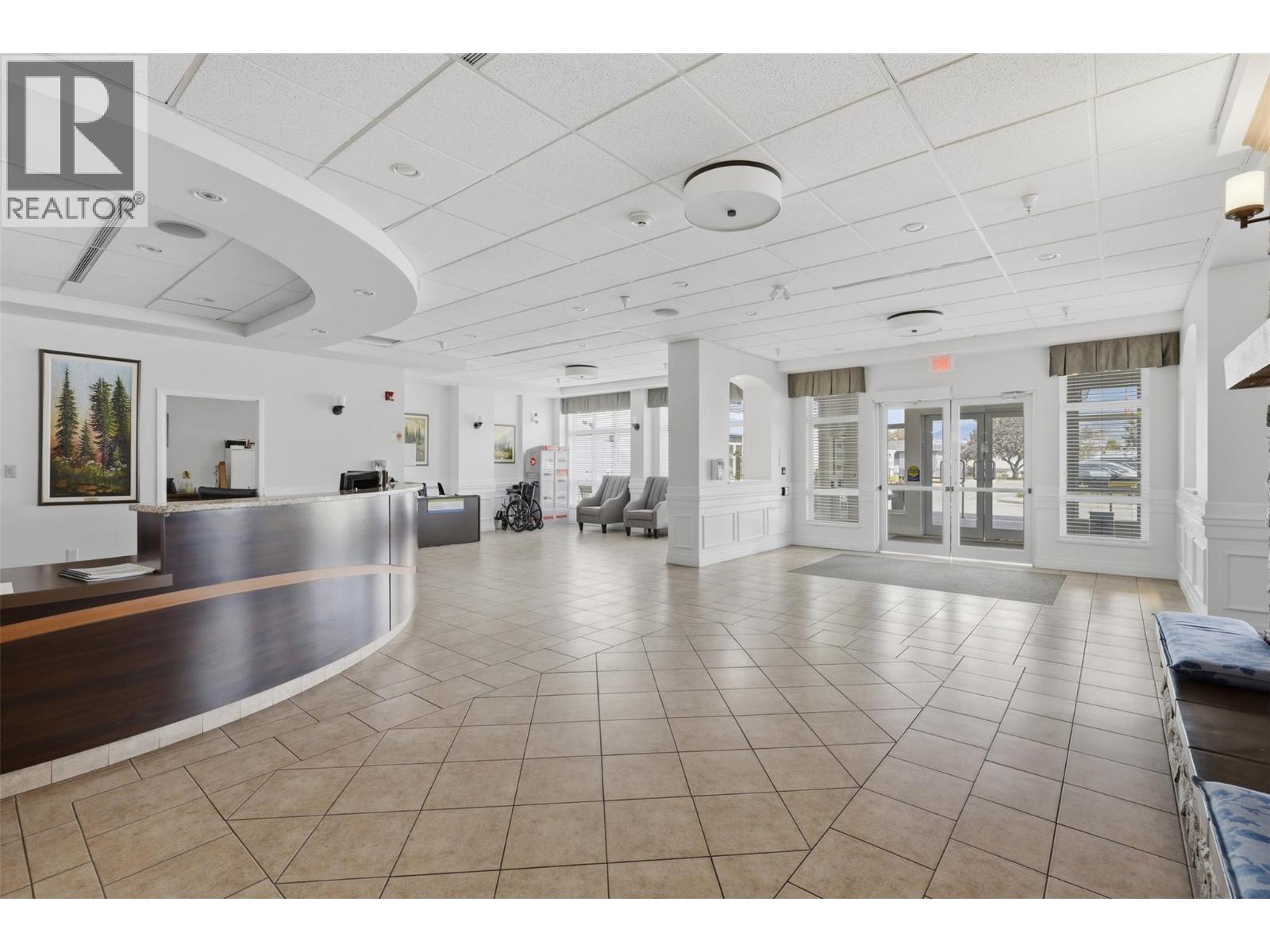 #300 760 MAYFAIR Street - 25
