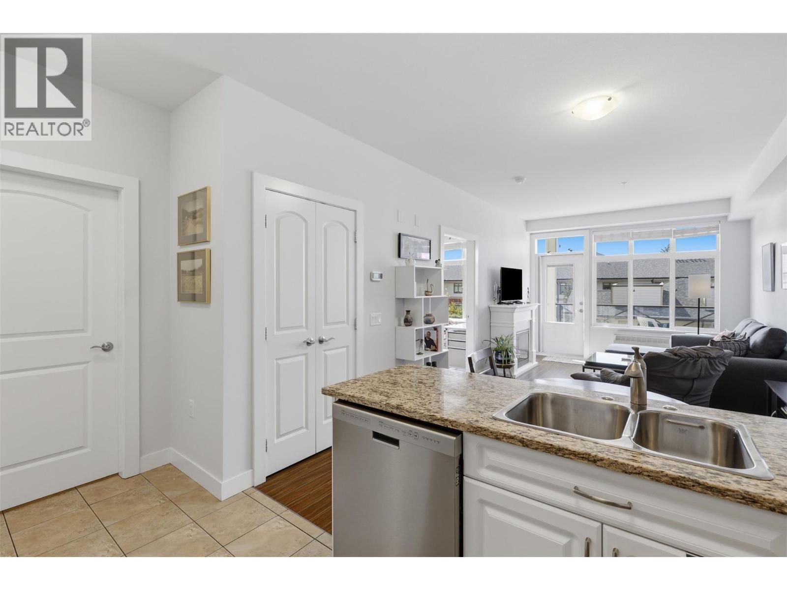 #300 760 MAYFAIR Street - Image 8