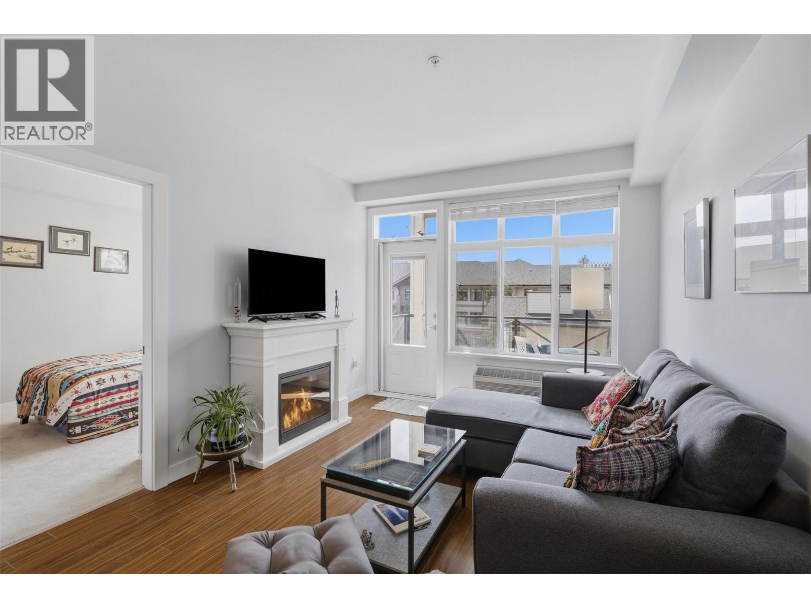 #300 760 MAYFAIR Street - 11