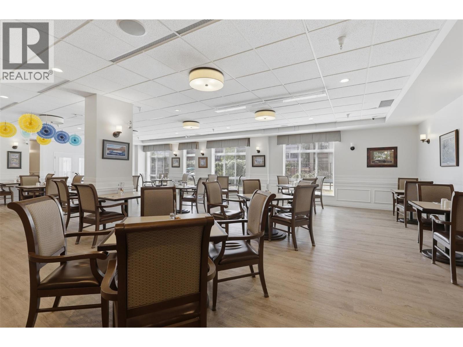 #300 760 MAYFAIR Street - 32
