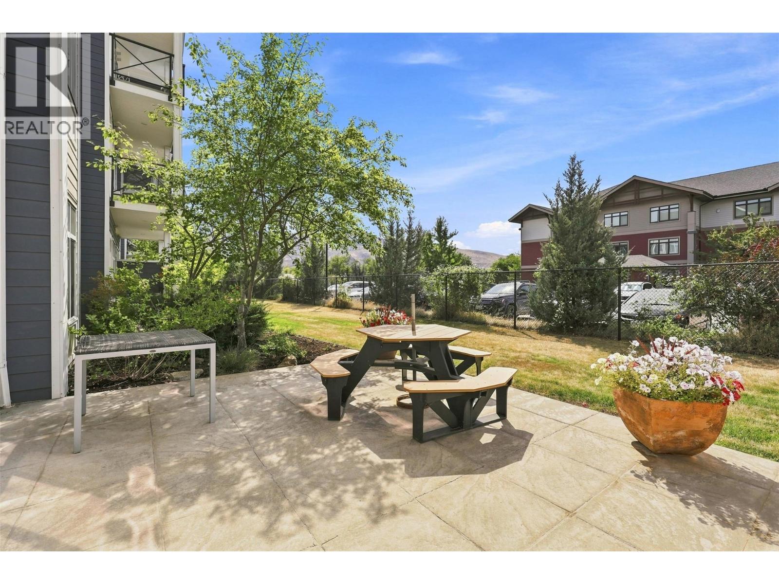 #300 760 MAYFAIR Street - 37