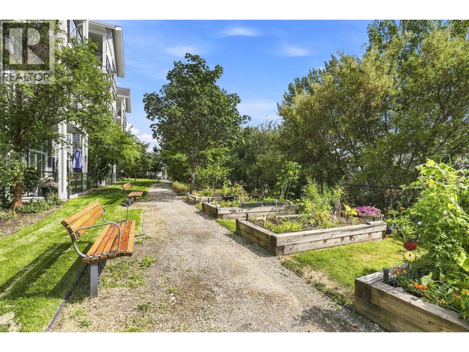 #300 760 MAYFAIR Street - 39