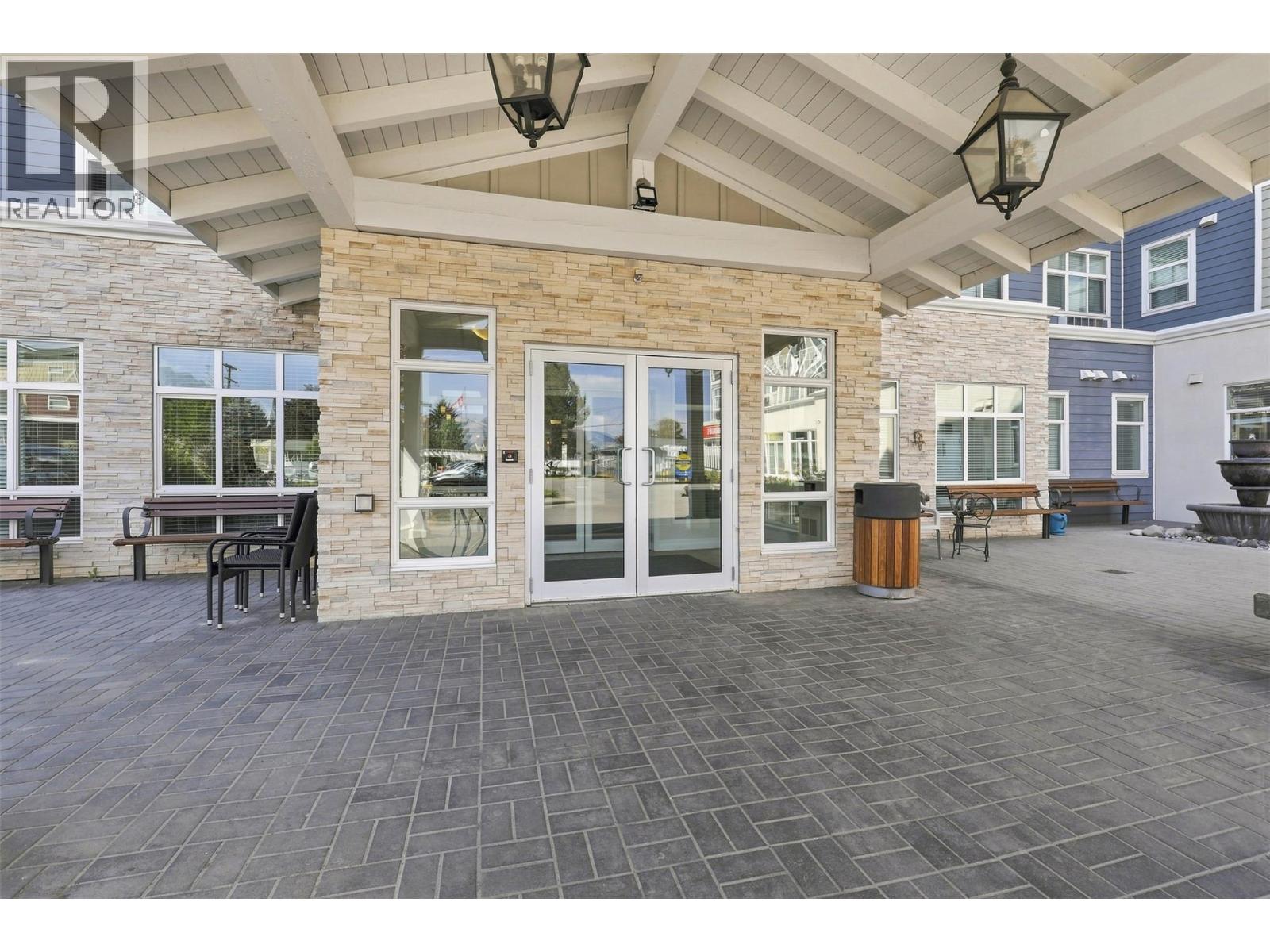 #300 760 MAYFAIR Street - 47