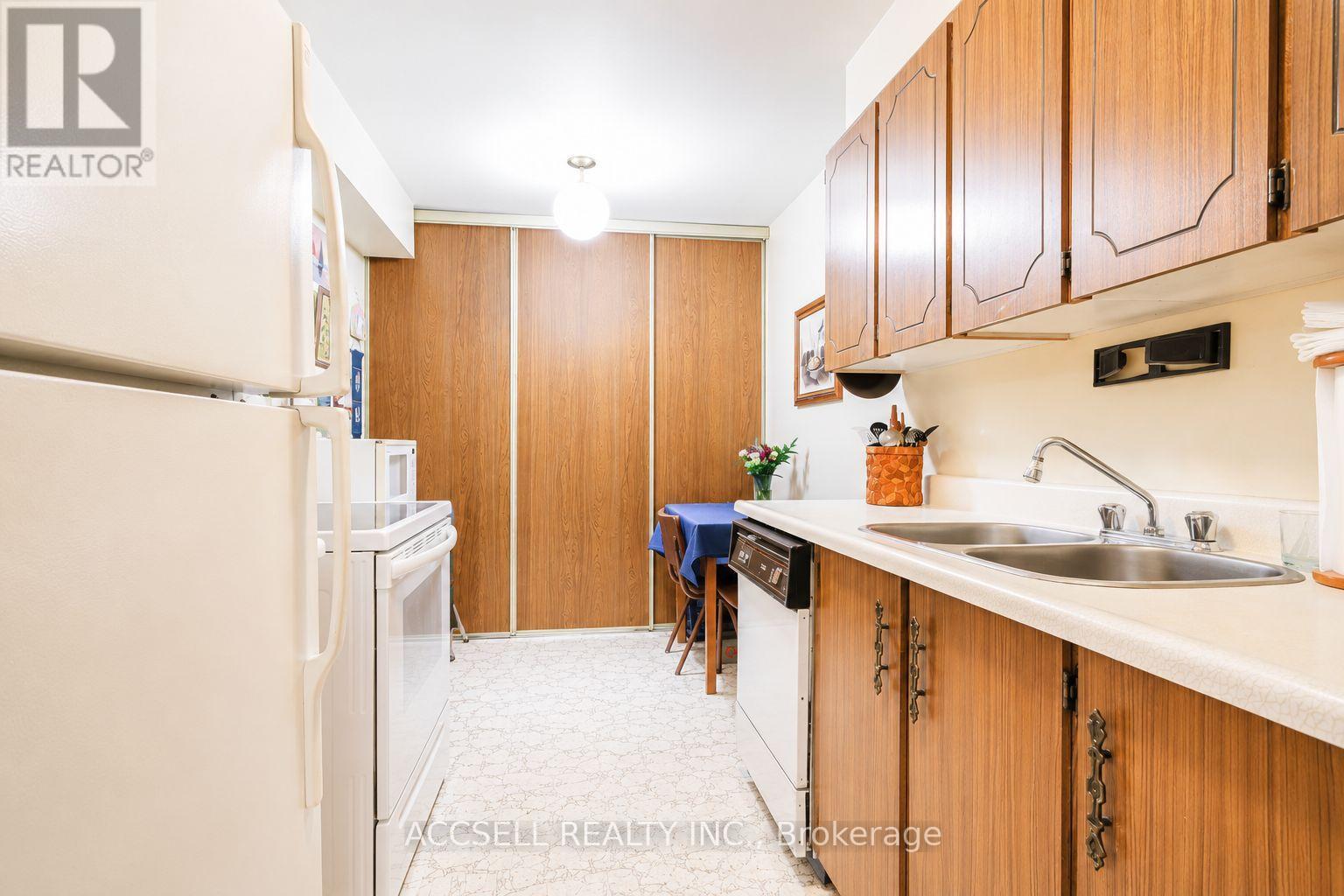 #1402 45 SILVER SPRINGS BOULEVARD - 23