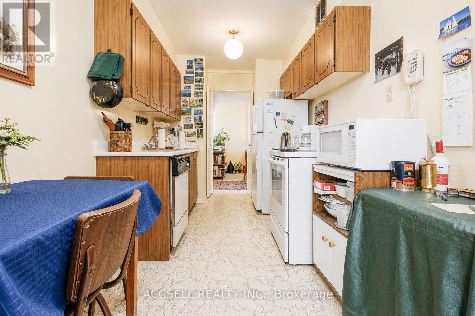 #1402 45 SILVER SPRINGS BOULEVARD - 24