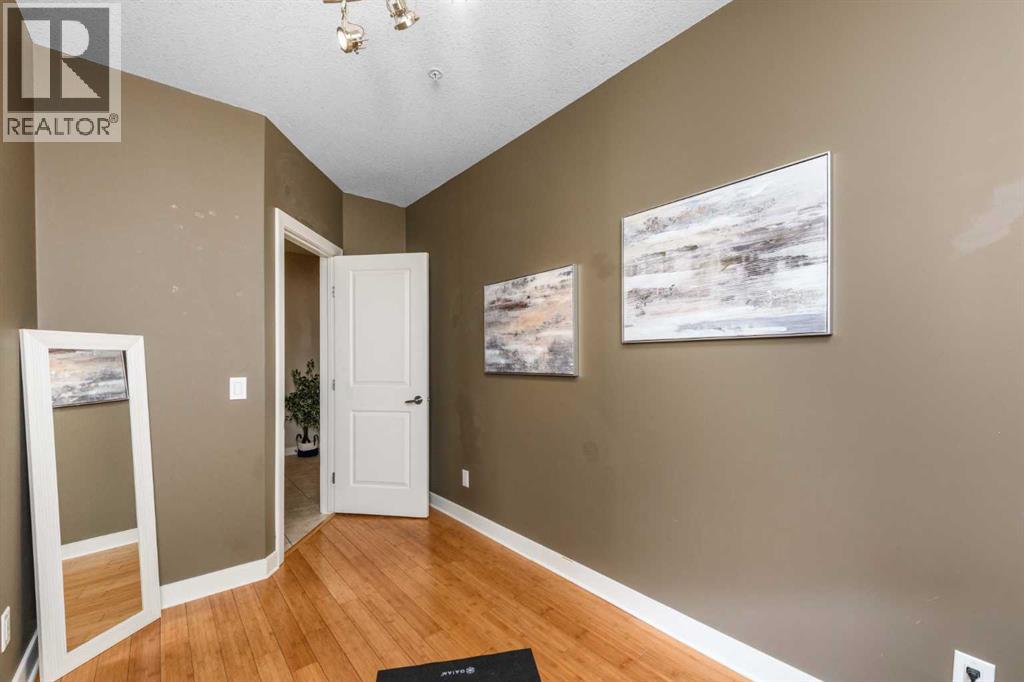 #310 328 21 Avenue SW - 23