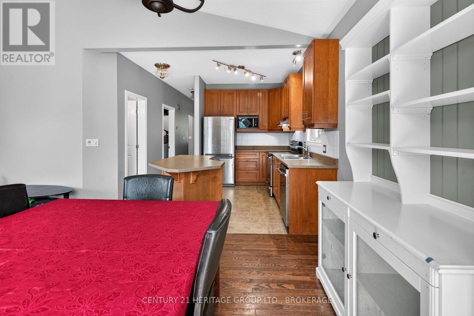 855 LOTUS AVENUE - Image 16