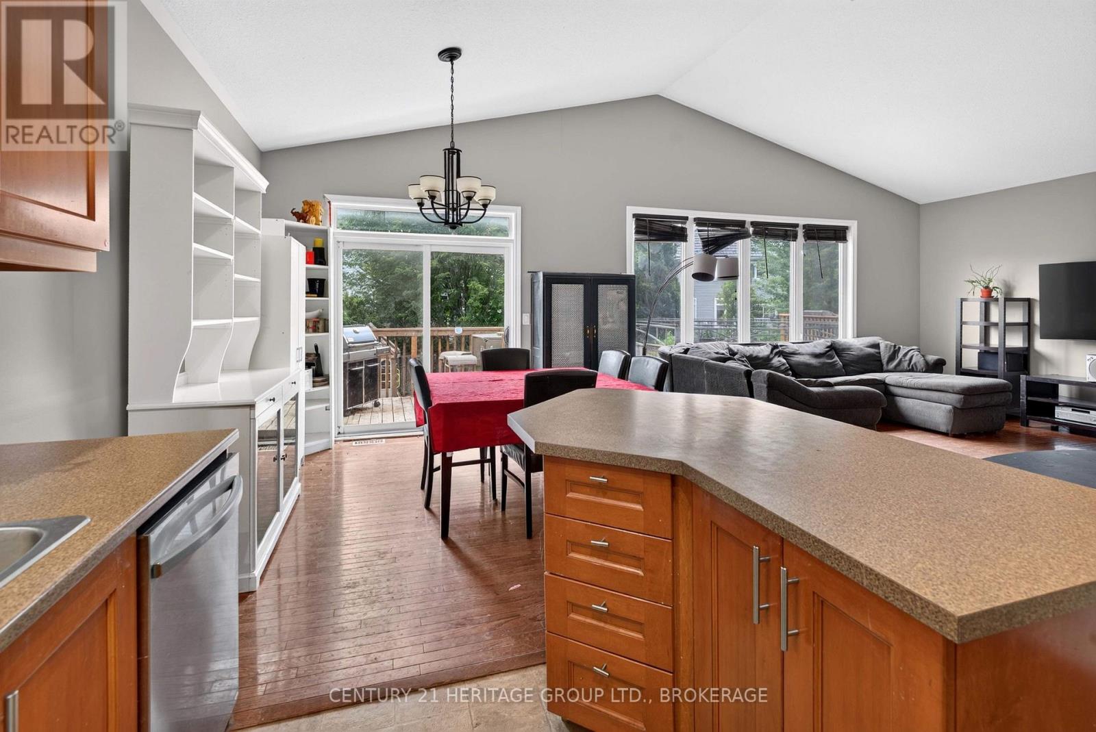 855 LOTUS AVENUE - Image 17