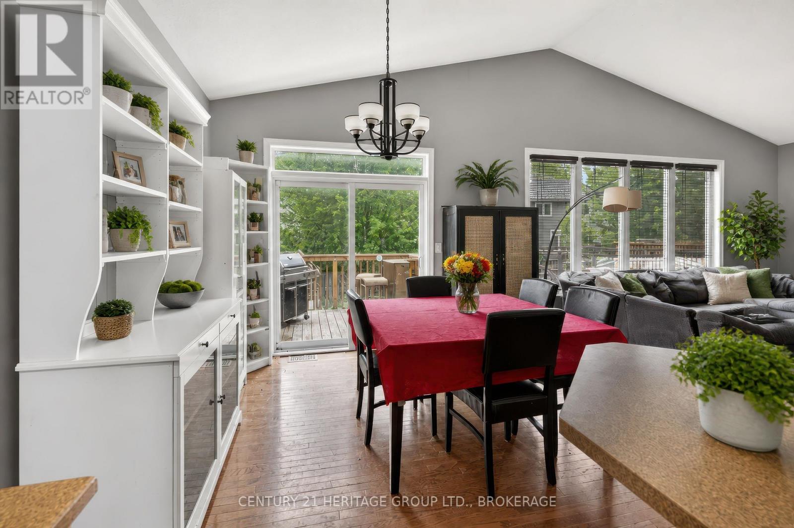 855 LOTUS AVENUE - Image 19